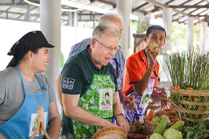 Engage in the joy of cooking with fresh ingredients as the Thai Set Menus invite travelers to discover the rich tastes of Thailand in a friendly setting.