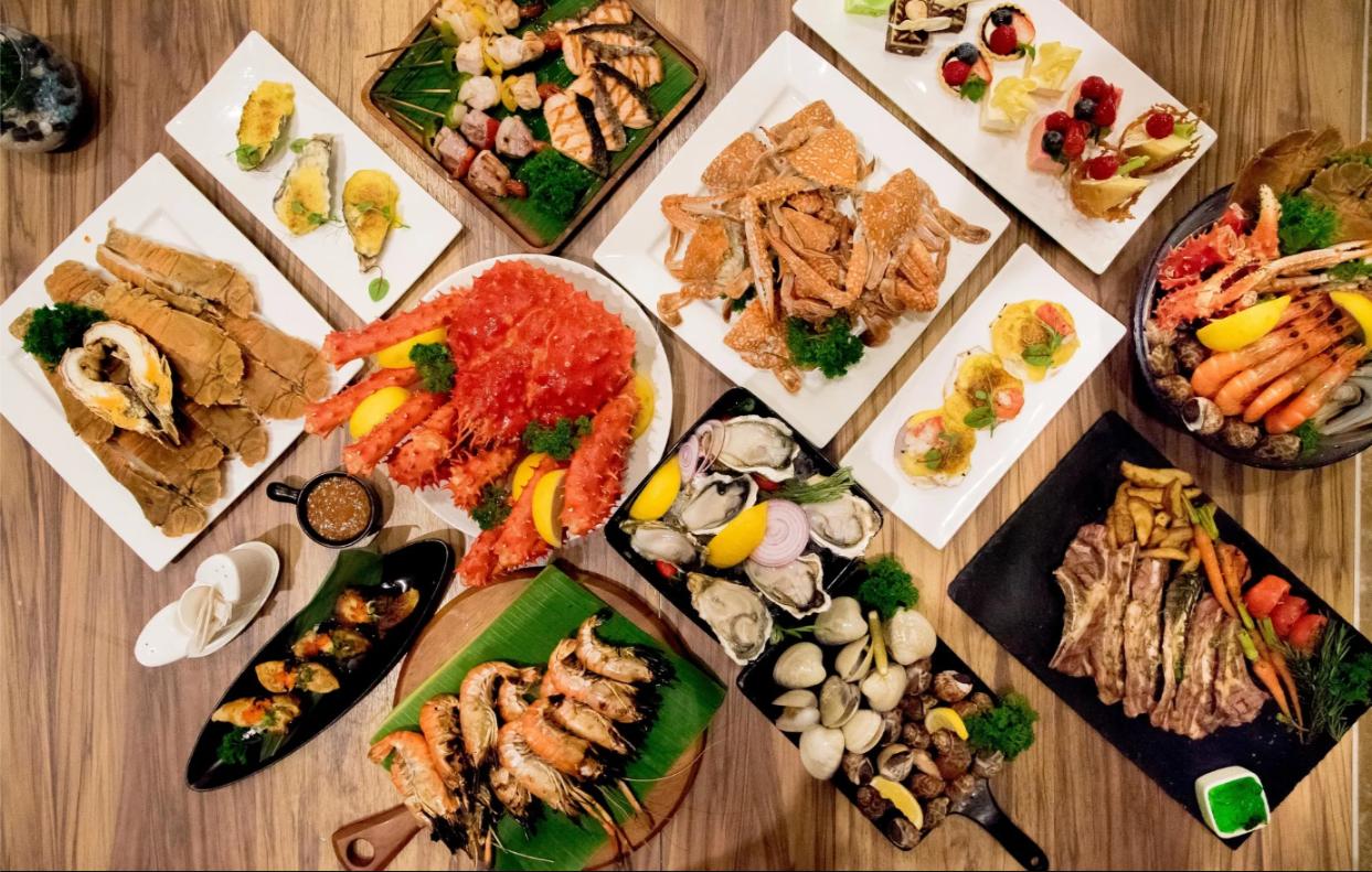 Savor a delightful array of expertly crafted dishes showcasing the rich flavors of Thai and international cuisine all while enjoying stunning city views from the 10th floor dining experience.