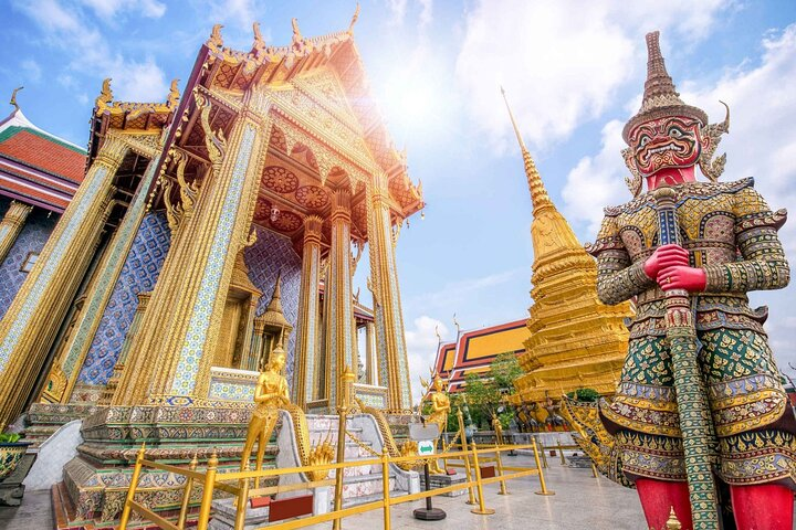 Explore the stunning architecture and rich history of Bangkok's Old City with breathtaking temples and regal palaces awaiting your discovery. Enjoy local street food and an unforgettable longtail boat ride through the canals.