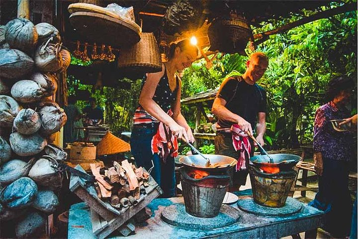 Traditional Northern Home Cooking Experience with Raunkaew Yanon Family - Photo 1 of 9