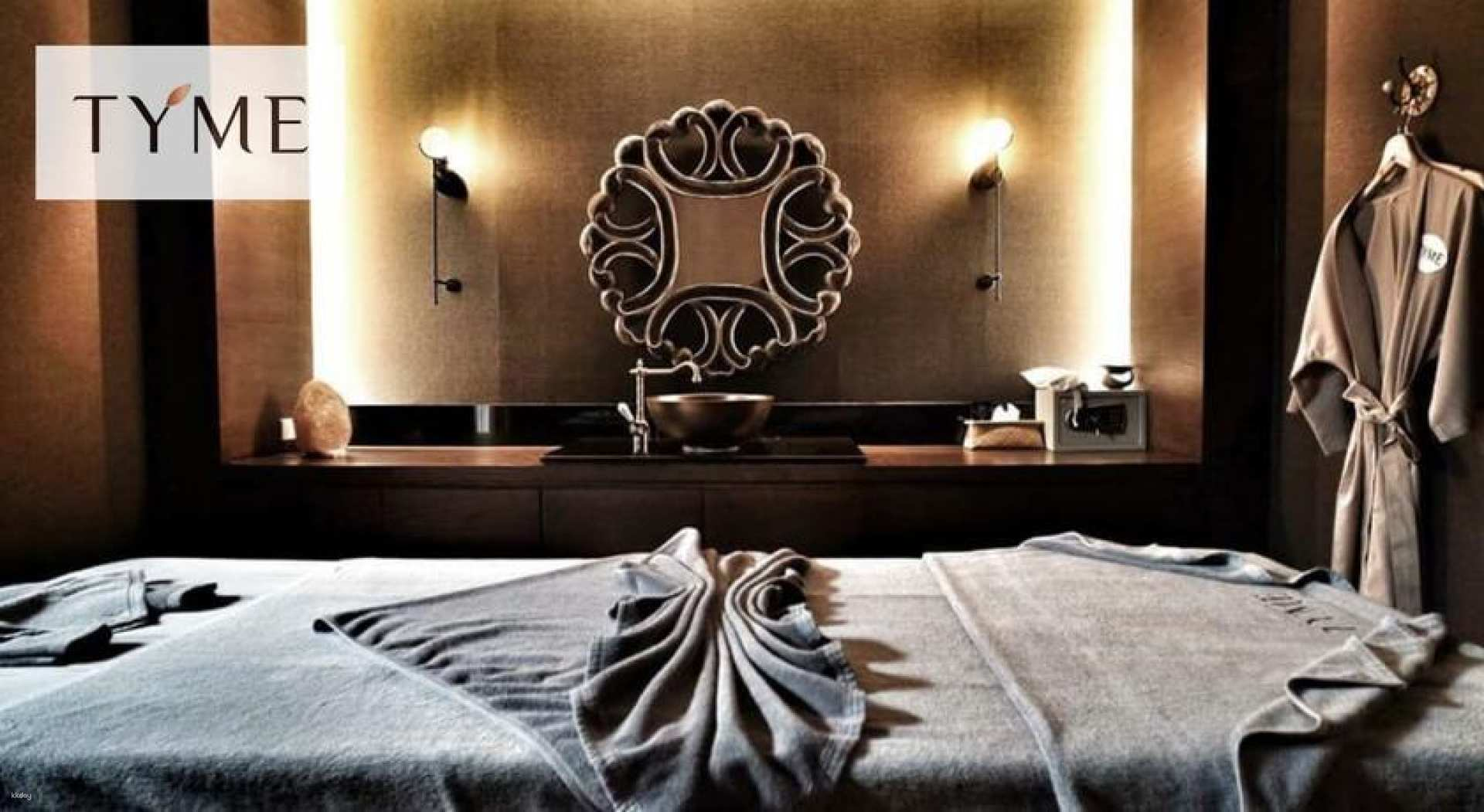 Relax and rejuvenate in a luxurious spa setting where expert therapists offer a range of soothing treatments. Unwind in elegant surroundings designed for ultimate comfort and serenity.