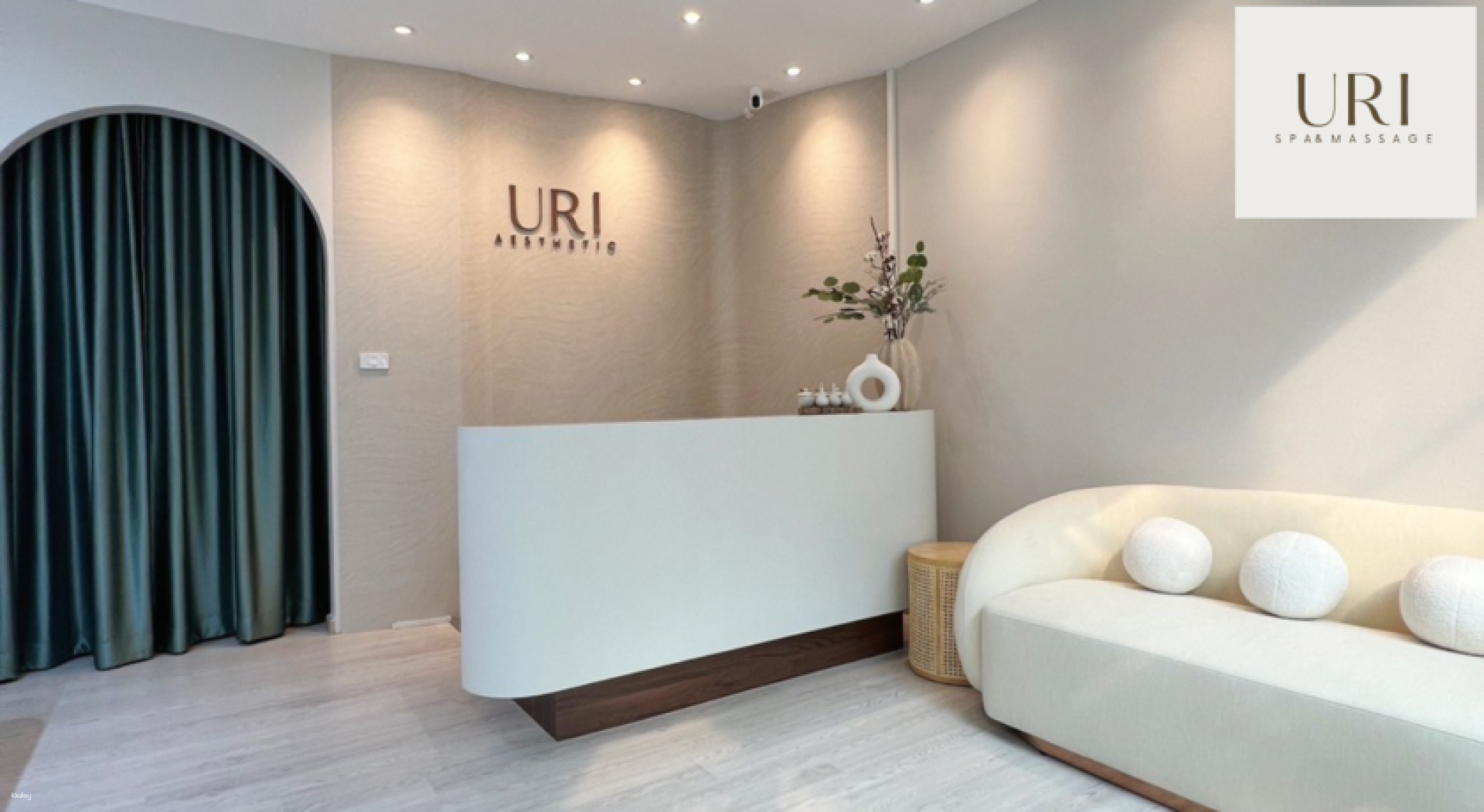 Step into a peaceful retreat at URI Spa & Massage where skilled therapists provide Thai massage and aromatherapy creating an ideal sanctuary for relaxation and rejuvenation in Bangkok.