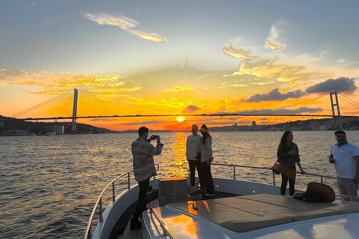 Sunset Cruise on Luxury Yacht Istanbul