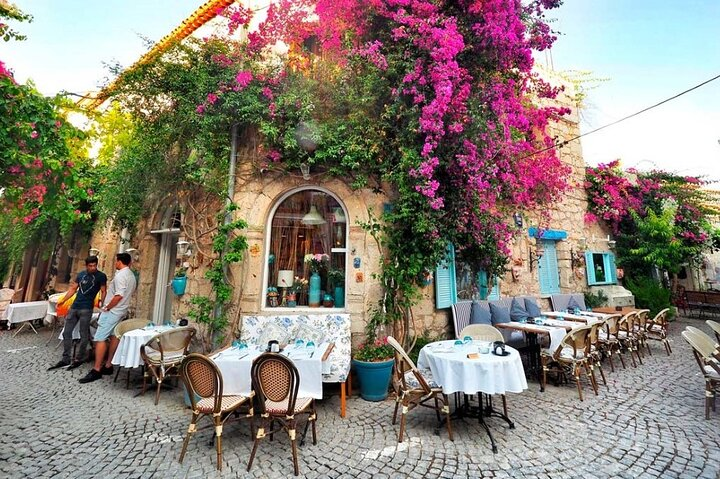 Alaçatı & Çeşme Chill Tour: Vibes, Streets & Snapshots - Photo 1 of 11