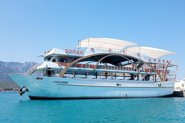 Mega Star Boat Tour
