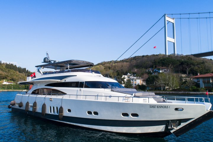 Istanbul Bosphorus Yacht Cruise with Guide and Asian Side Stop - Photo 1 of 25