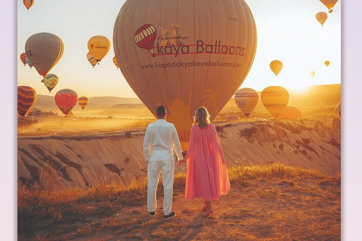 Private Sunrise Photoshoot in Famous Valley with Hot Air Balloons - Photo 1 of 25
