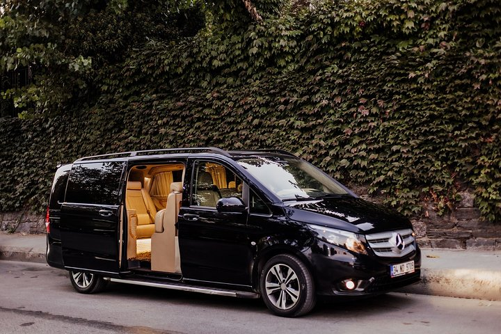 Fat Taxi - Private Istanbul Airport (IST) Transfer to City - Photo 1 of 9