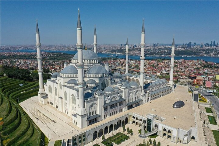 Experience the grandeur of Camlica Mosque while immersing in local culture exploring picturesque views and savoring authentic Turkish cuisine along Istanbul's Asian side.
