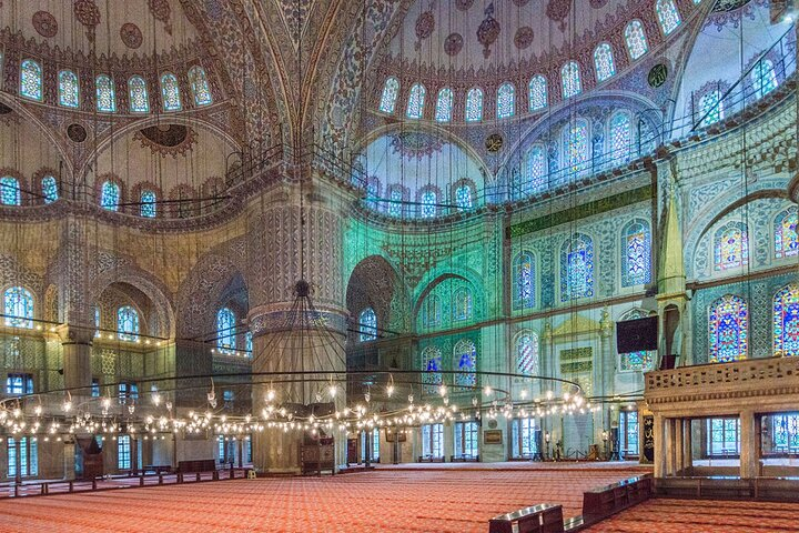 Explore the stunning architecture and intricate details of Istanbul's mosques where history and spirituality blend in breathtaking surroundings inviting travelers to immerse themselves in the city's rich heritage.