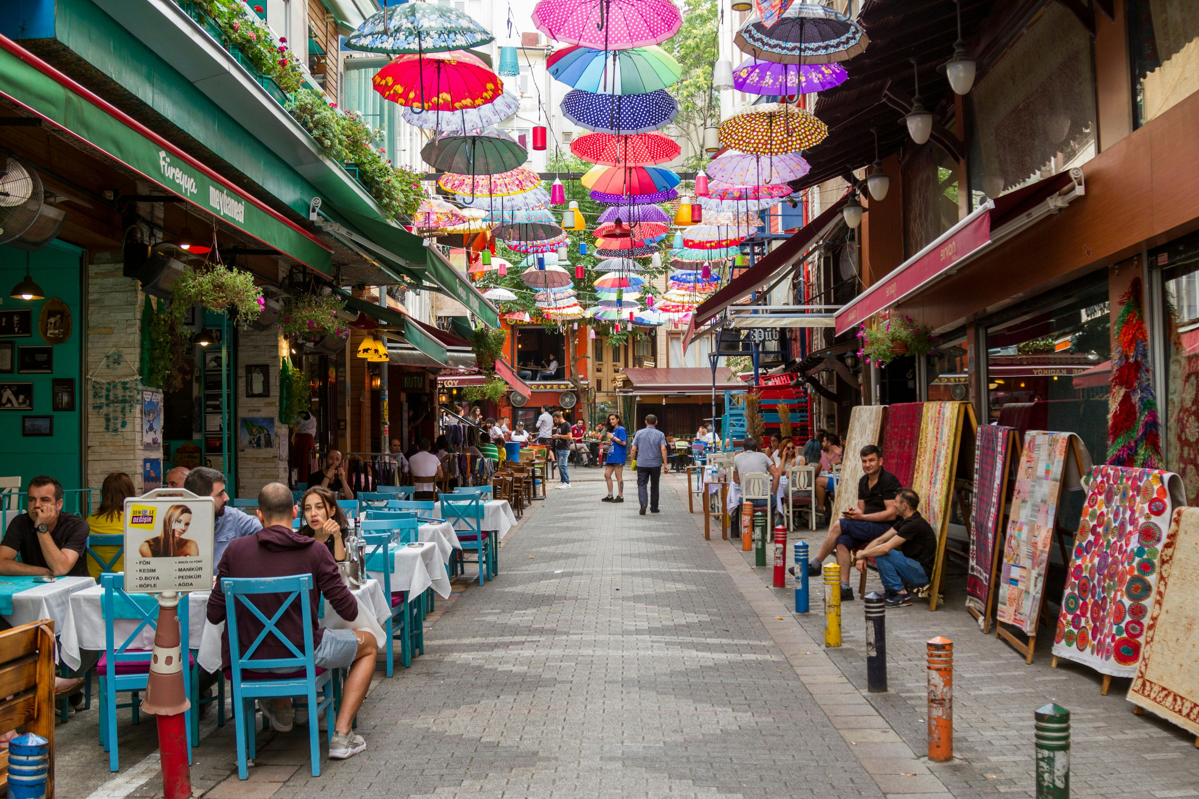 Istanbul: Asian Side, Uskudar & Kadikoy Guided Walking Tour + Boat Ride - Photo 1 of 4