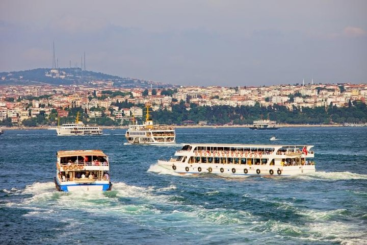 Cruise around the Bosphorus Strait in Istanbul!