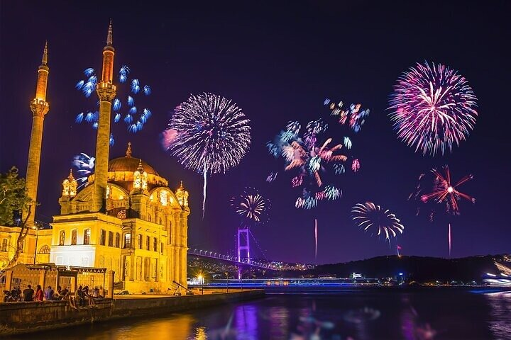 New Year Eve Yacht Cruise and Fireworks Show on Bosphorus 2026 - Photo 1 of 7