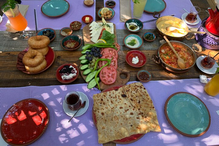 Join us to find the best traditional Turkish breakfast in Istanbul. 