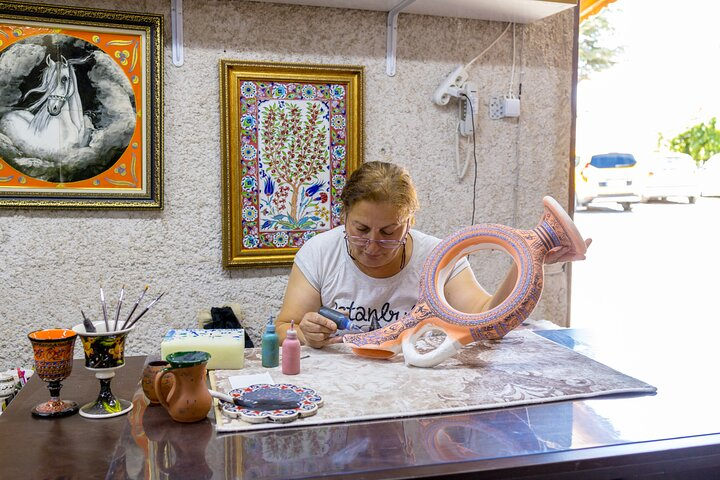 Carpet and Pottery Factory Demonstration  - Photo 1 of 11