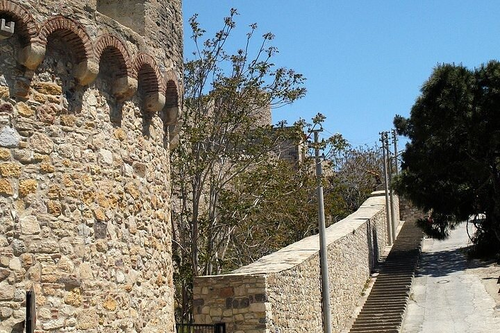 Private Transfers İzmir City or Adnan Menderes Airport to/from Çeşme and Alaçatı - Photo 1 of 25