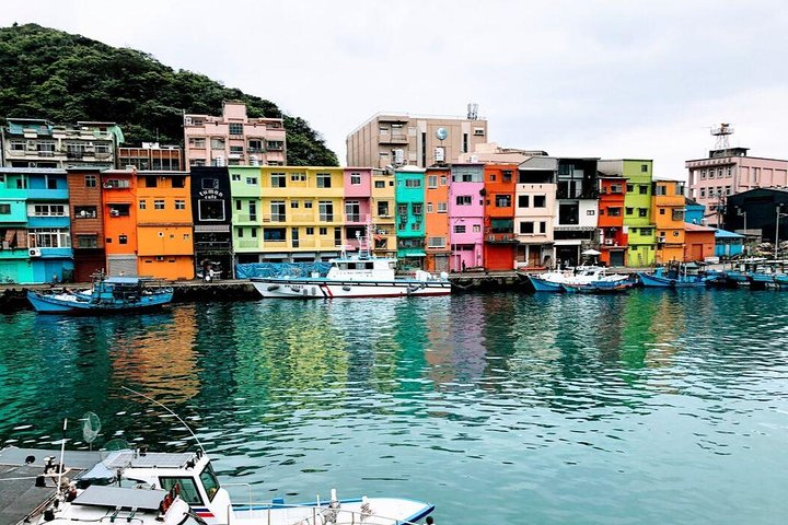 N117 Keelung Jiufen One-Day Tour (Zhengbin Fishing Port Hope Glen Elephant Trunk Rock Gourd Stone Jiufen Old Street) (10h) - Photo 1 of 9