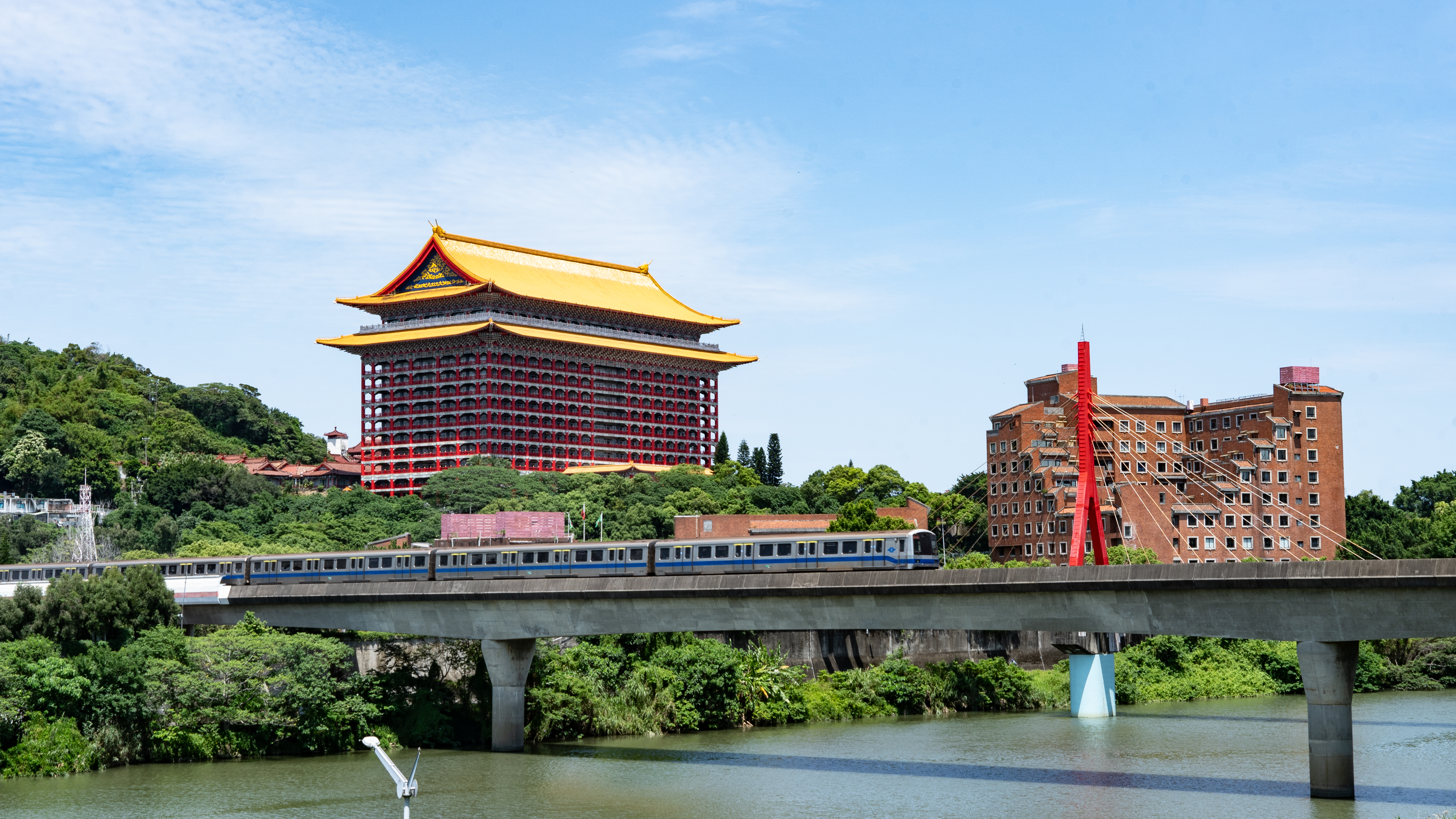 Package: A’REX Express Train One-Way Ticket + Taoyuan Metro Round-Trip Ticket + Taipei Metro 72-Hour Pass - Photo 1 of 12