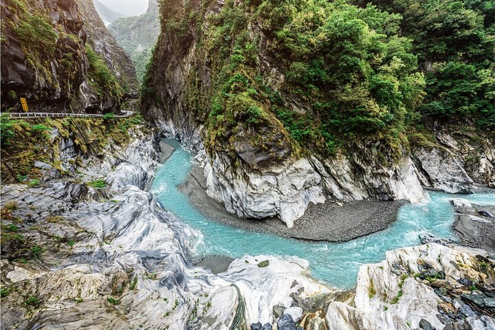 Taroko Gorge& Qingshui Cliffs& Qixingtan Group Tour from Hualien - Photo 1 of 8
