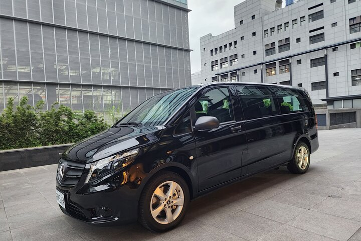 Experience a smooth ride from Taoyuan airport to Yilan surrounded by beautiful landscapes. Enjoy the journey with skilled drivers ensuring comfort and safety throughout your travels.