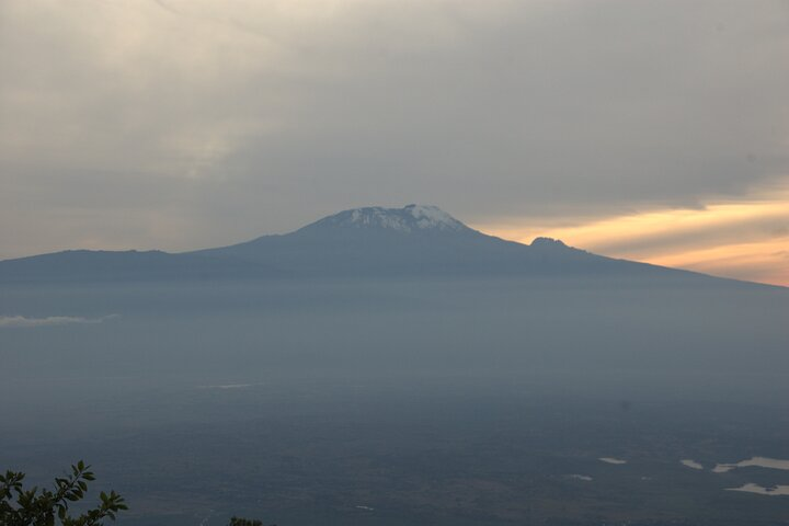 10 days hiking Mount Kilimanjaro 360 View of the mount - northern circuit. - Photo 1 of 11