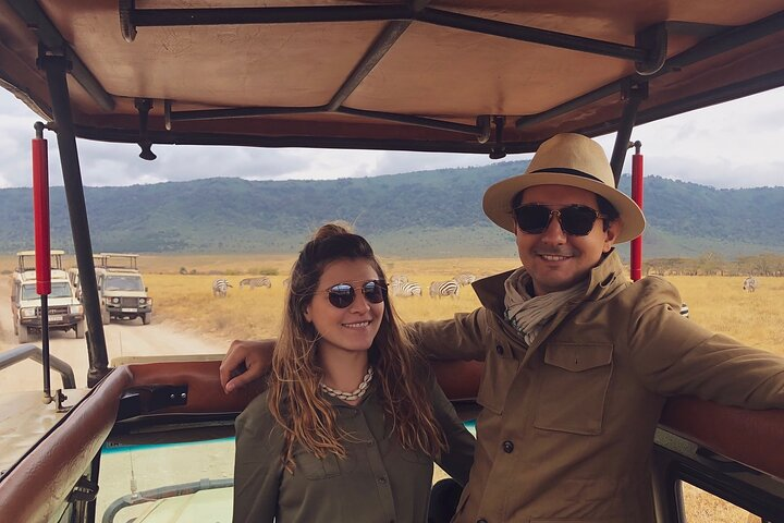 4-Day Mid-Range Lodge Group Tour - Photo 1 of 4