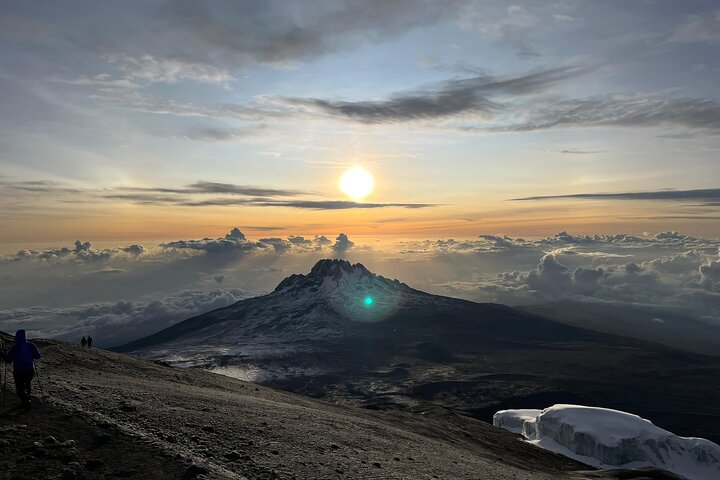 Kilimanjaro climb via Marangu Route 6Days - Photo 1 of 6