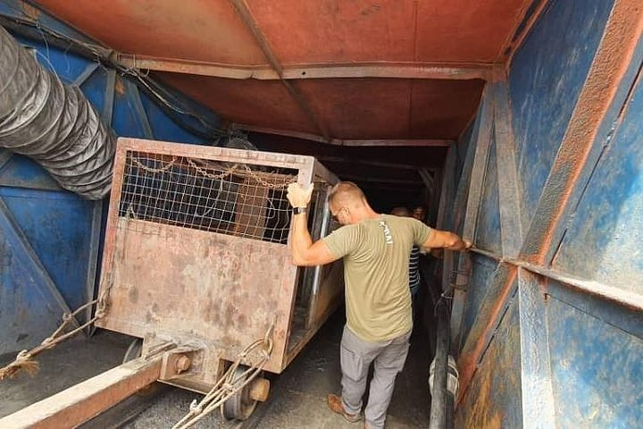 Tanzanite Gemstone mining experience at Mererani mines Day Tour - Photo 1 of 6