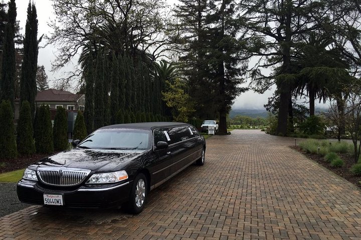 6-Hour Private Napa Limousine Wine Tour (Style Wine) in Napa
