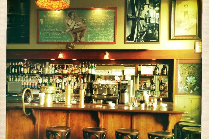 Haunted Underground Shanghai Tunnel Tour with Brewery Tastings in