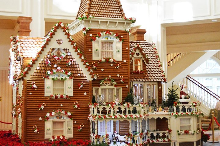 Holiday Celebration Tour: Ice Slides and Life-Sized Gingerbread