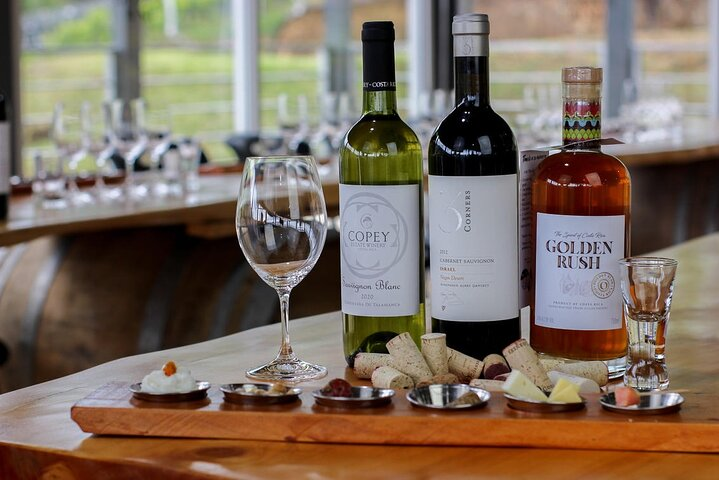 Wine Bottle Winery Wine Tasting Near Me Wine Tastings Winery Deals