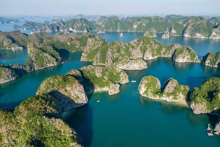 Lan Ha Bay - Ha Long Bay