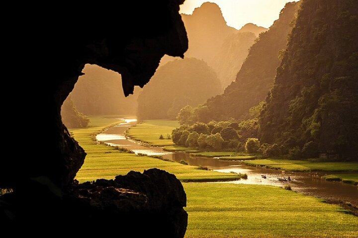 1-day Van Long Natural Reserve and Hoa Lu ancient town in Ninh Binh  - Photo 1 of 6