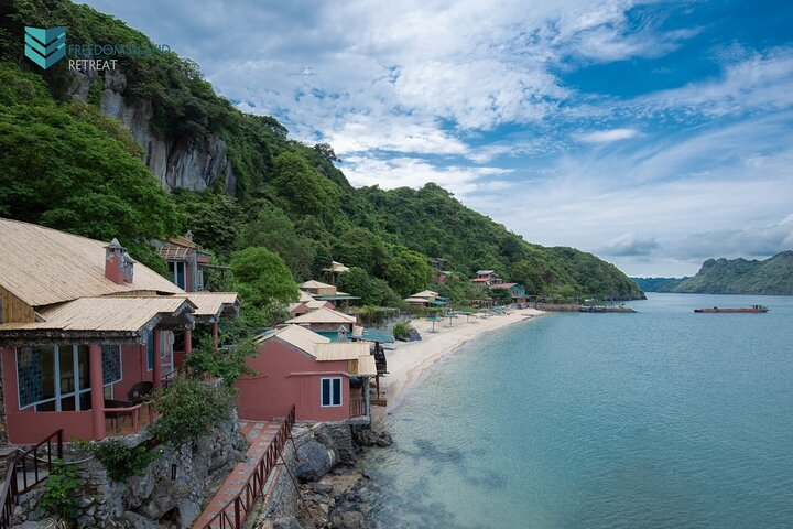 1 Night Luxury Party Cruise & 1 Night On Peaceful Freedom Bungalow Halong Bay