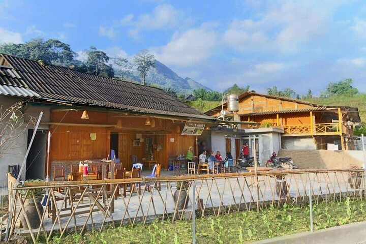 2 Days Group Trekking Tour from SAPA ( Homestay Overnight )