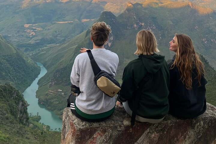 Ha Giang Loop Tour : 3 days of amazing views, people & food!