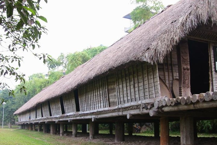 The Longhouse in Lak lake