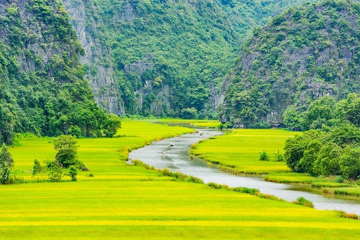BCfamilyTour.com Hoa Lu Tam Coc