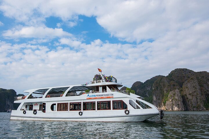 ALOVA CRUISE - PREMIUM DAY CRUISE in HALONG BAY - 06 Hours Route