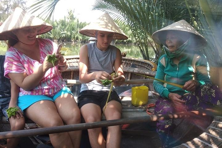 Basket boat, sightseeing, bamboo class - Photo 1 of 7