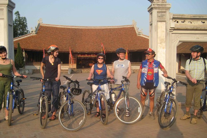 Bat Trang Ceramics village biking