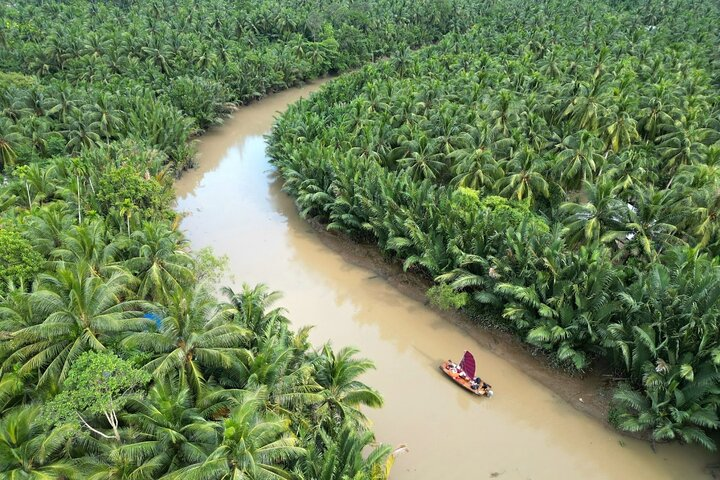 Saiboat trip on Mekong River