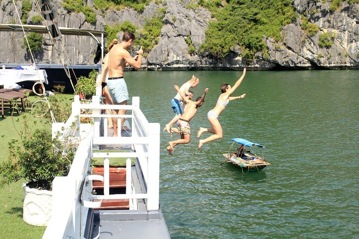 BOUTIQUE CRUISE 2 Days 1 Night Explore Lan Ha Bay & Cat Ba Island
