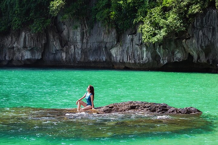 Bus Transfer From Cat Ba Island To Ninh Binh/Ninh binh To Cat Ba - Photo 1 of 7