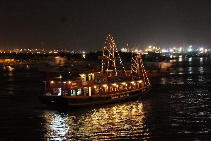 dinner cruise on Saigon