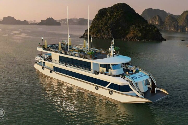 Luxury 5 star cruise -capacity 100 passengers 