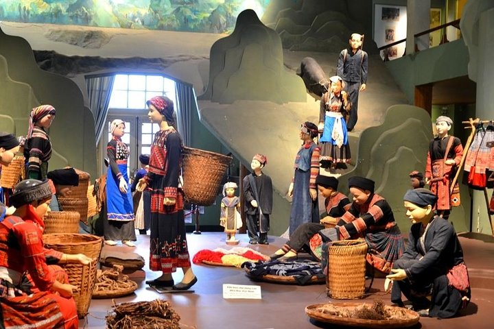 Discover ethnic identity diversity - Photo 1 of 6