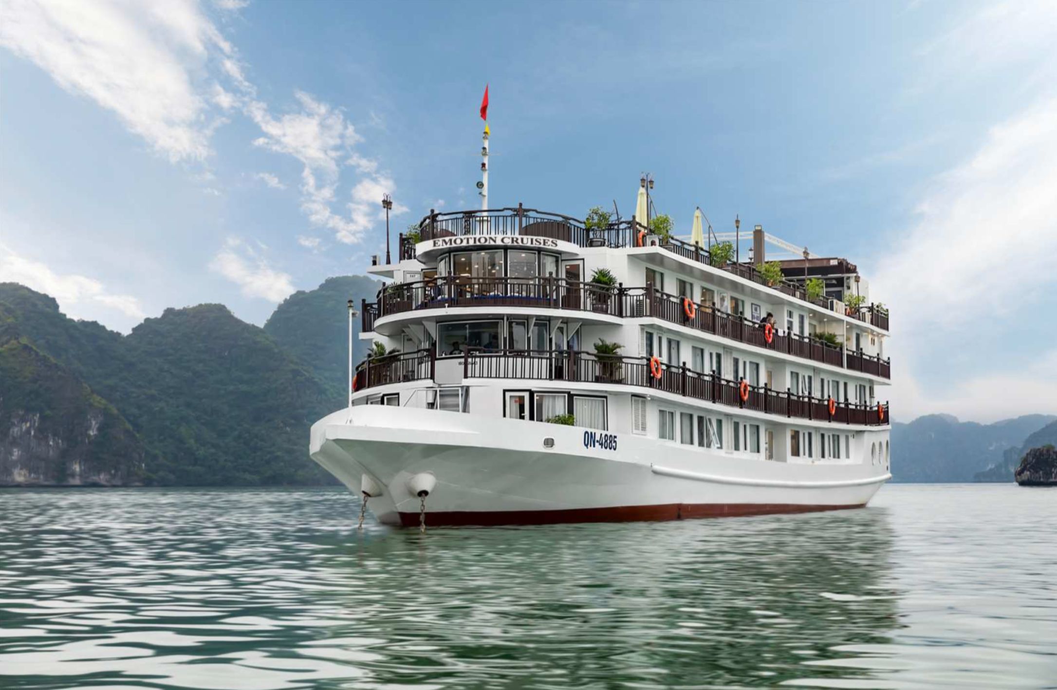 [Free Airport Transfer] Ha Long Bay 2D1N Deluxe 5-Stars Cruise | Sung Sot & Ti Top | Flexible Options - Photo 1 of 6