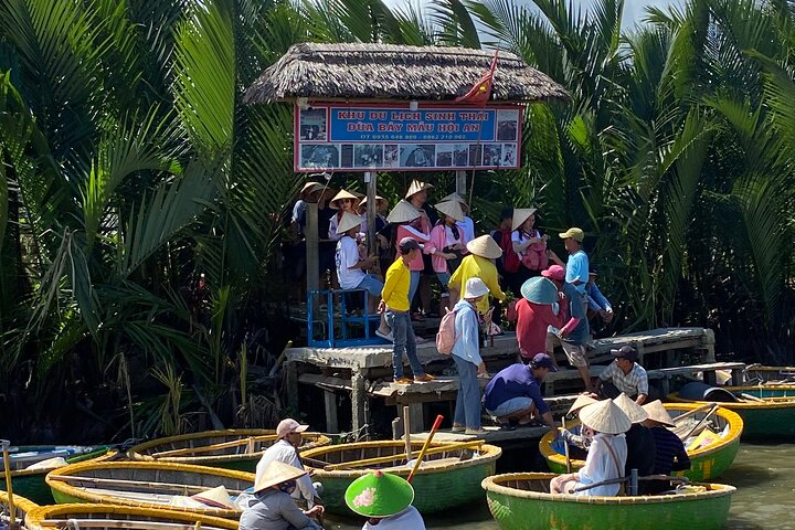 Discovery Basket Boat With Lunch  - Photo 1 of 10